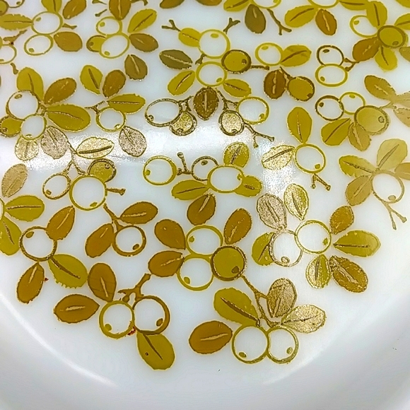 Pyrex Verde 2.5 Qt Casserole with lid. Vintage 60s & 70s in Avocado Green - Picture 5 of 12